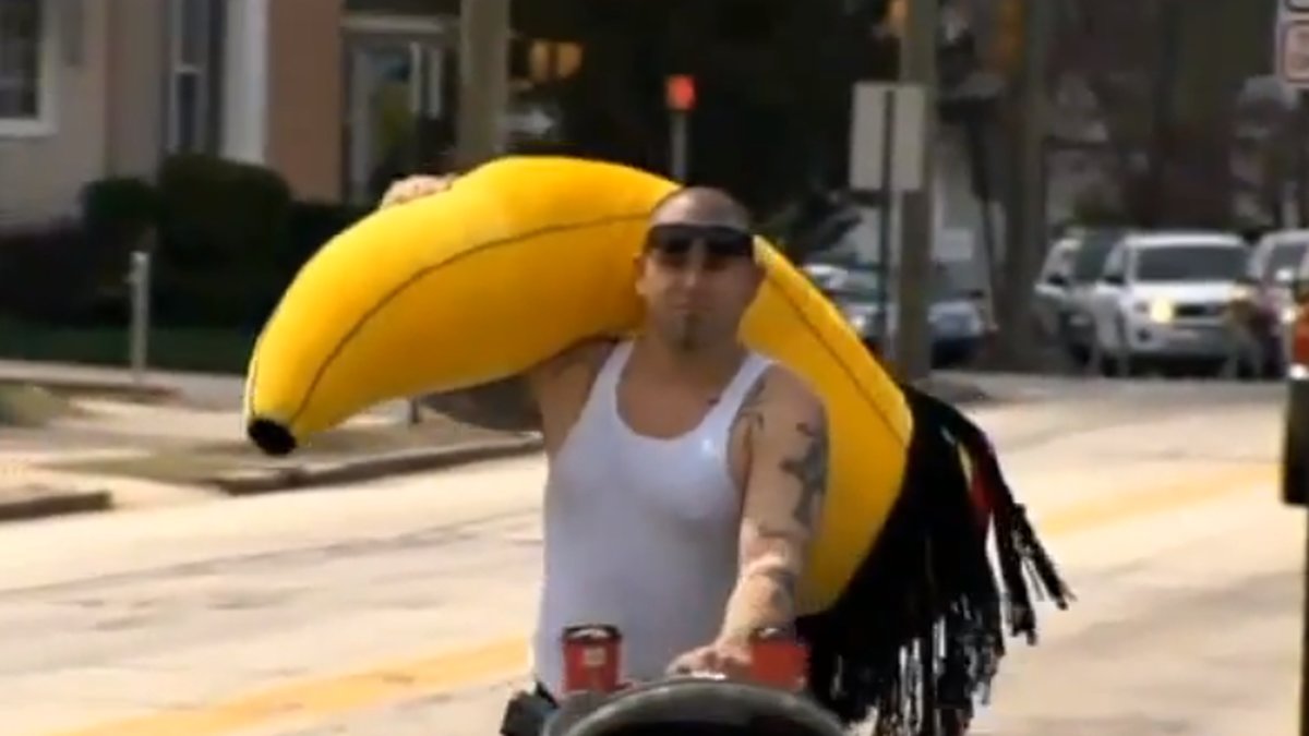 Ja, bananen var större än honom själv.